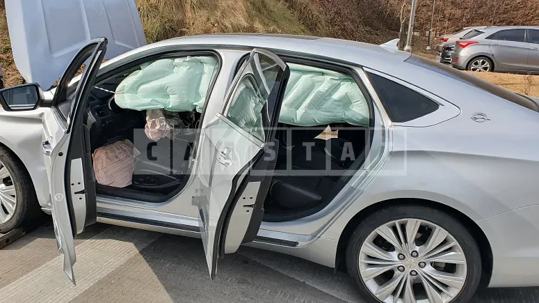 Photo 2 of 5: 2016 Chevrolet Impala, VIN 1G1155S31GU131511 — Korean insurance auction