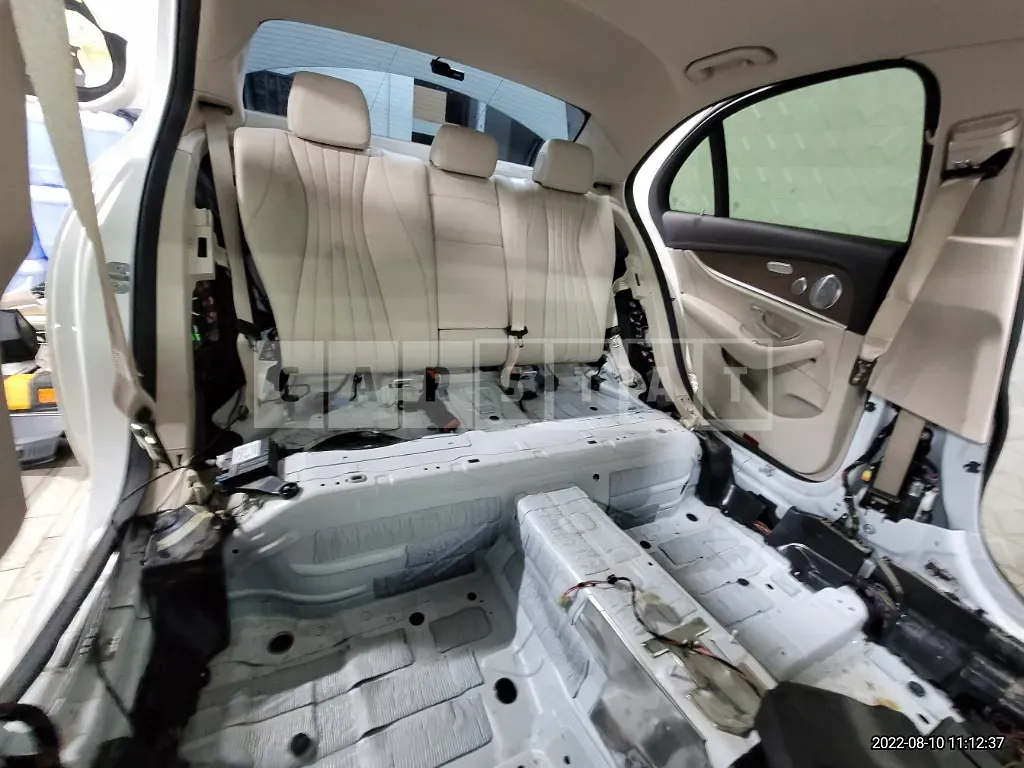 Photo 2 of 50: 2018 Mercedes-Benz E 300 4Matic, VIN WDDZF4KB9JA369159 — Korean insurance auction