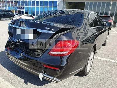 Photo 1 of 43: 2017 Mercedes-Benz E300 4Matic, VIN WDDZF4KB5JA318435 — Korean insurance auction