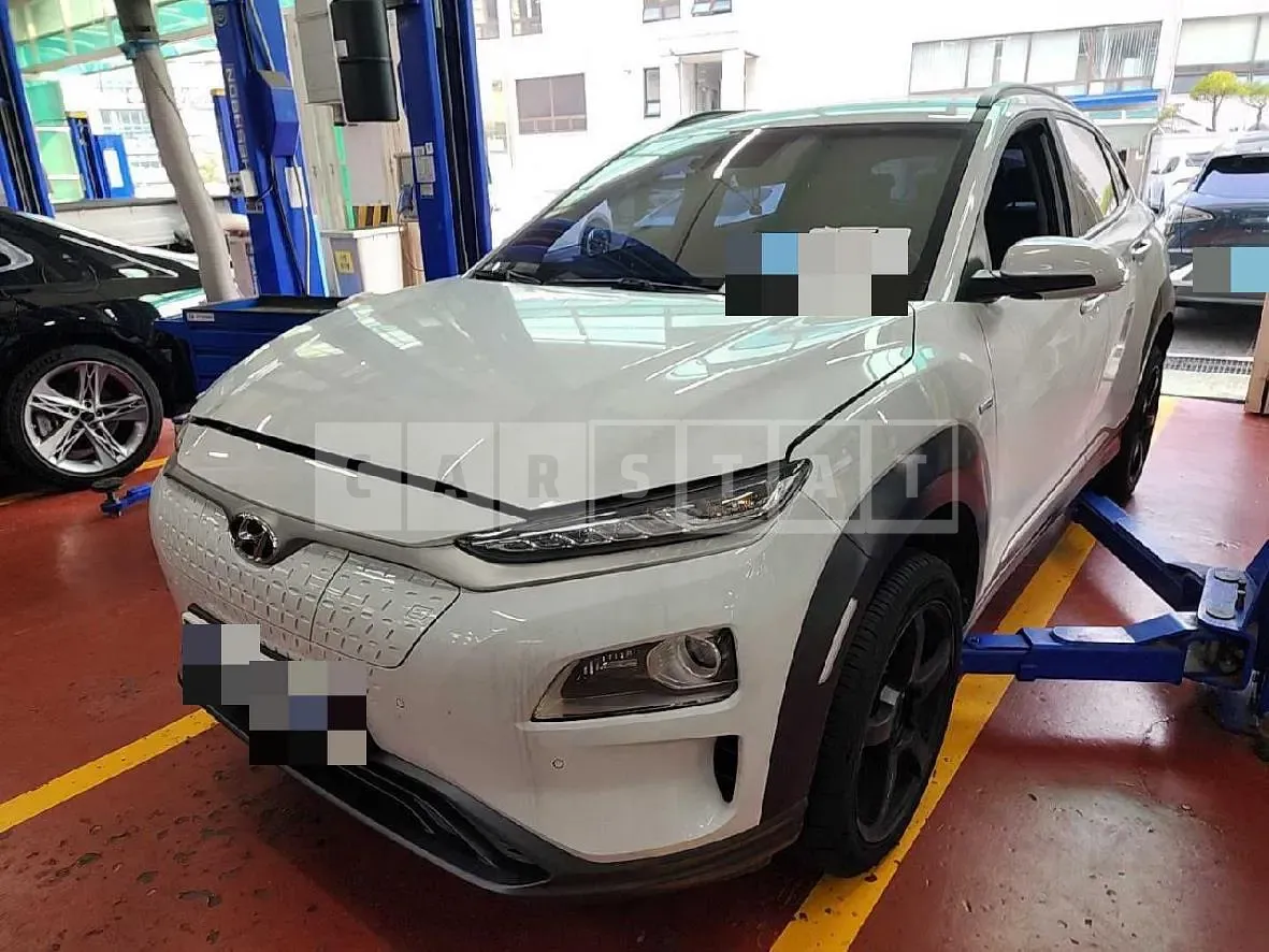 Photo 2 of 14: 2020 Hyundai Kona Electric, VIN KMHK381GFLU104825 — Korean insurance auction