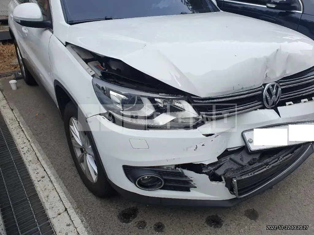 Photo 2 of 22: 2016 Volkswagen Tiguan 2.0 TDI BMT, VIN WVGZZZ5NZGW073574 — Korean insurance auction