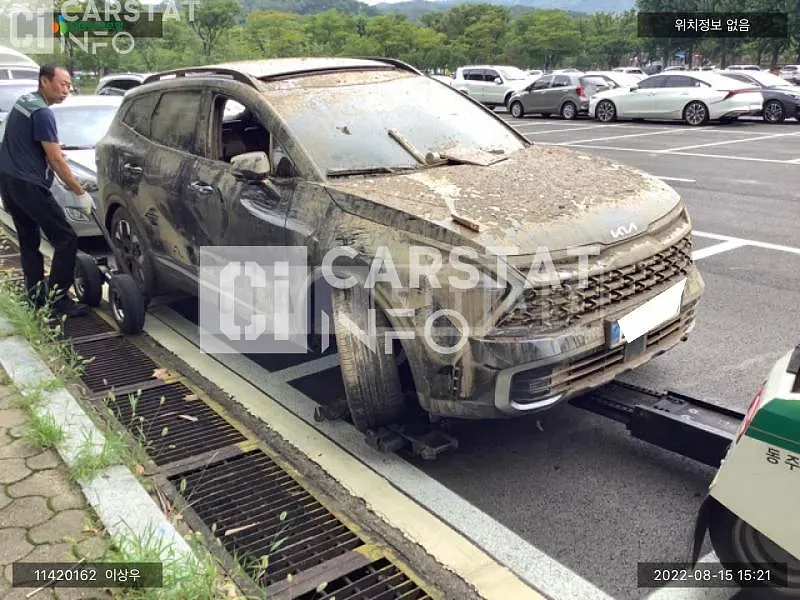 Photo 2 of 8: 2021 Kia Sportage, VIN KNAPV81BGNK011729 — Korean insurance auction