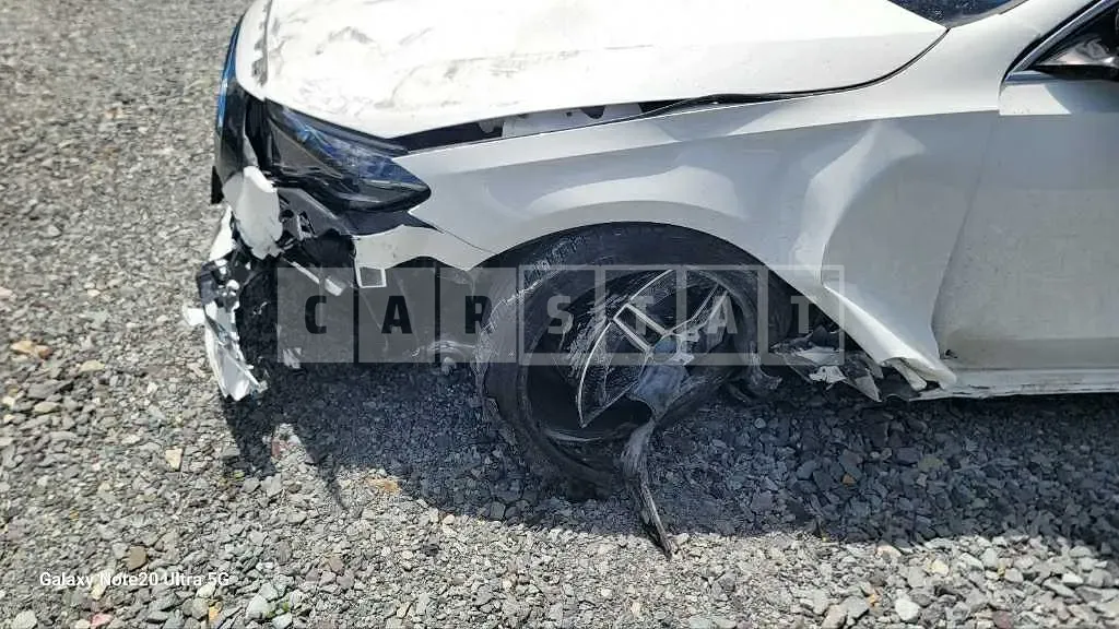 Photo 2 of 33: 2024 Mercedes-Benz E300 4Matic — Korean insurance auction