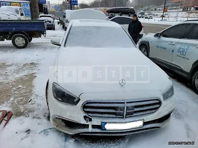 Photo 1 of 25: 2021 Mercedes-Benz E250, VIN W1KZF4FB2MA971772 — Korean insurance auction