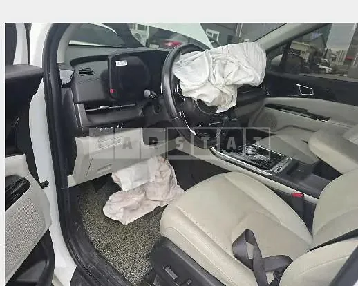 Photo 2 of 18: 2022 Kia Carnivals — Korean insurance auction