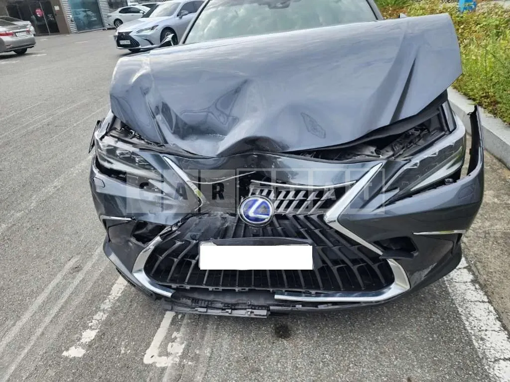 Photo 2 of 13: 2022 Lexus ES300h — Korean insurance auction