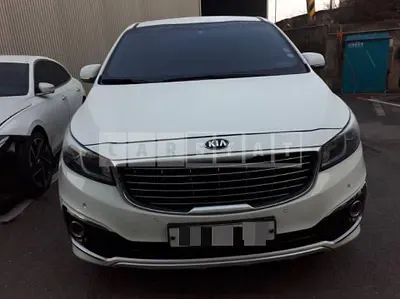 Photo 1 of 38: 2015 Kia Carnival 9 -Seater — Korean insurance auction