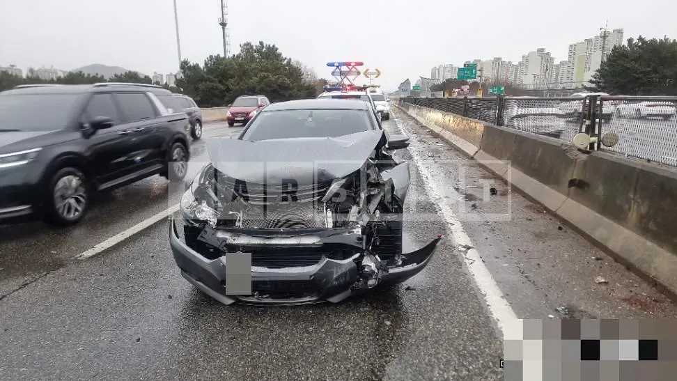 Photo 2 of 3: 2018 Nissan Altima 2.5, VIN 1N4AL3AP7JC286296 — Korean insurance auction