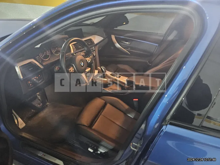 Photo 2 of 10: 2017 BMW 320i — Korean insurance auction