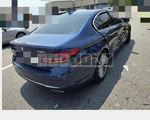 Photo 2 of 10: 2021 BMW 530i — Korean insurance auction