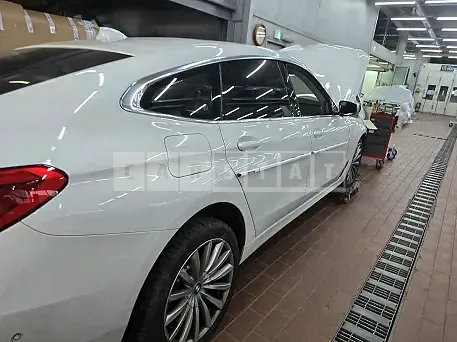 Photo 2 of 17: 2021 BMW 630i xDrive, VIN WBA61CC08MCH57060 — Korean insurance auction