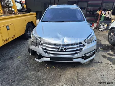Photo 1 of 8: 2016 Hyundai Santa Fe DM (4WD) — Korean insurance auction