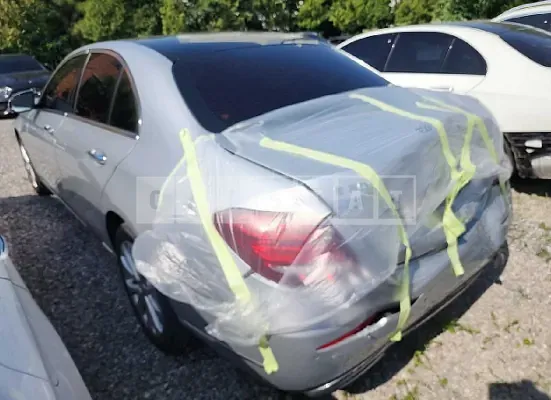 Photo 2 of 37: 2017 Mercedes-Benz E 300 4Matic — Korean insurance auction