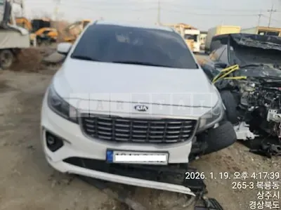 Photo 1 of 11: 2020 Kia Carnival, VIN KNAMC81ABLS651363 — Korean insurance auction