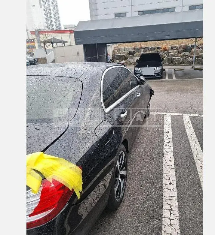 Photo 2 of 25: 2020 Mercedes-Benz E 250 — Korean insurance auction