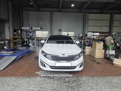 Photo 1 of 10: 2015 Kia K5, VIN KNAGN419BFA660044 — Korean insurance auction