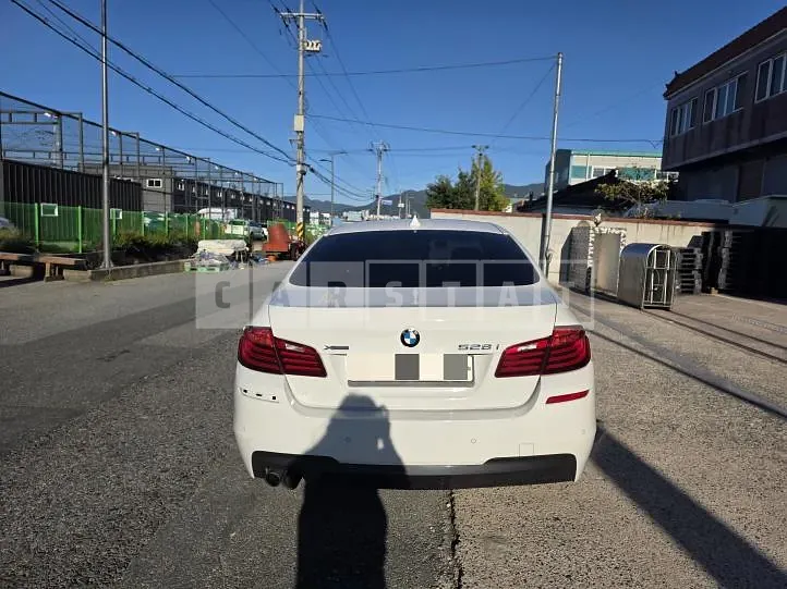 Photo 2 of 5: 2016 BMW 528i xDrive — Korean insurance auction