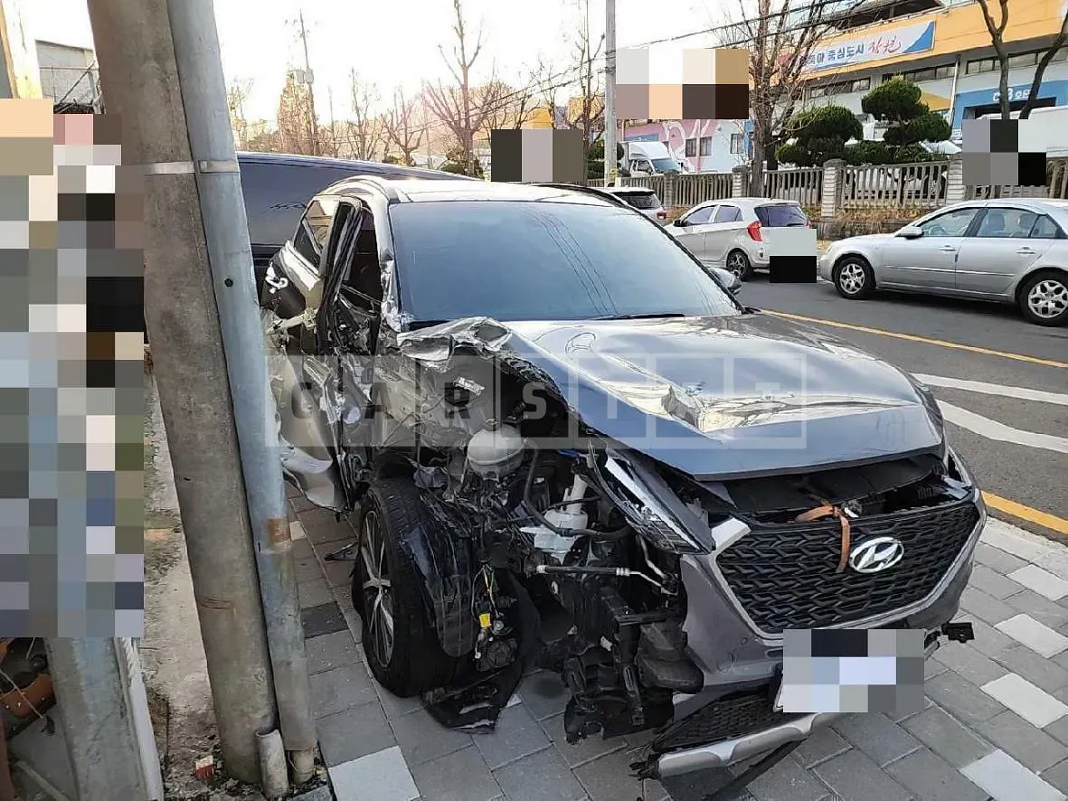 Photo 2 of 24: 2016 Hyundai All New Tucson 1.7 VGT, VIN KMHJ5815GHU328652 — Korean insurance auction