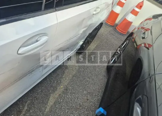 Photo 2 of 50: 2024 BMW 320i Touring — Korean insurance auction