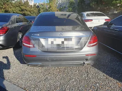 Photo 1 of 35: 2018 Mercedes-Benz E300 4Matic, VIN WDDZF4KB9JA405254 — Korean insurance auction