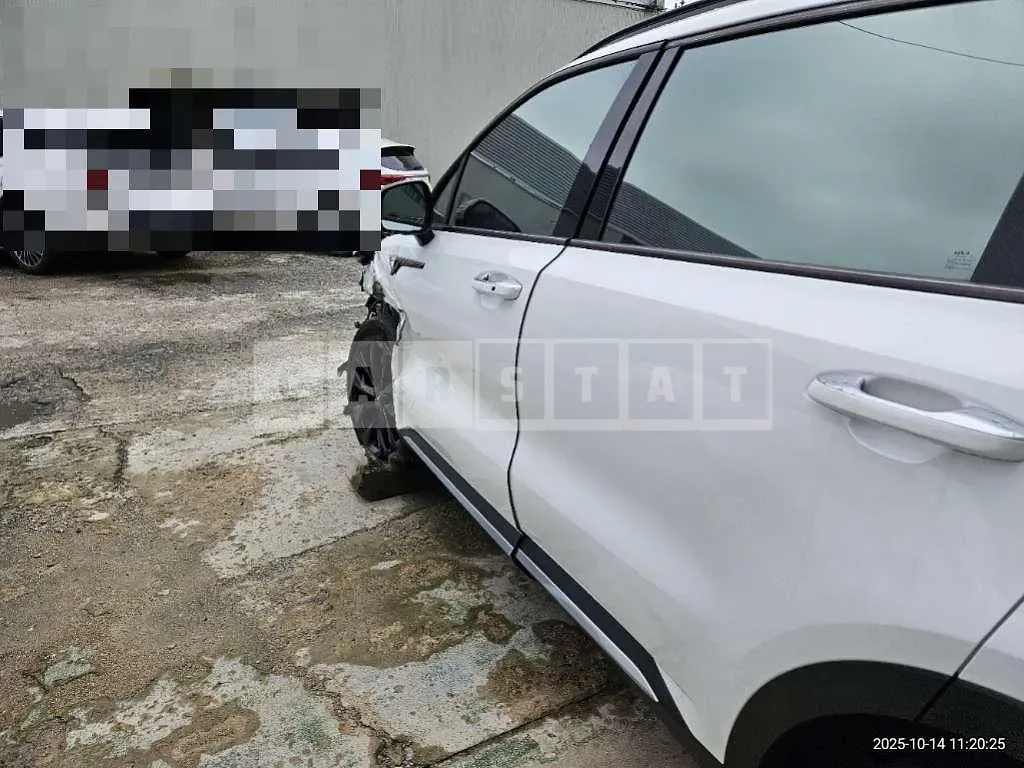 Photo 2 of 29: 2021 Kia Sorento — Korean insurance auction