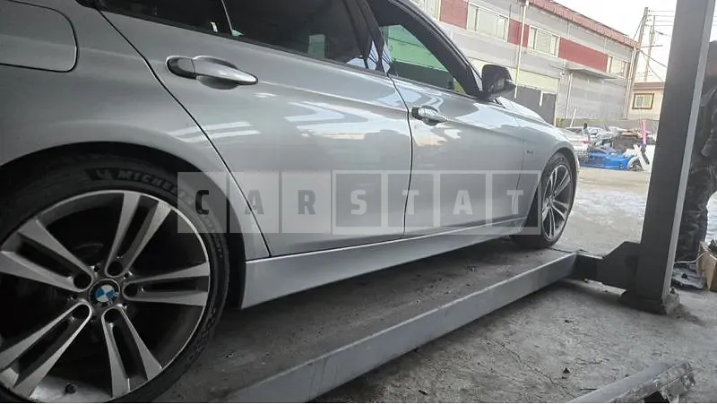 Photo 2 of 3: 2015 BMW 325d, VIN WBA3D7100FKW21760 — Korean insurance auction