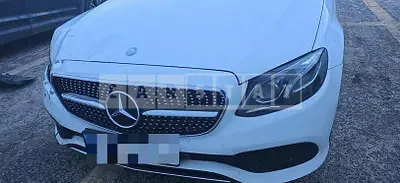 Photo 1 of 39: 2017 Mercedes-Benz E220d — Korean insurance auction