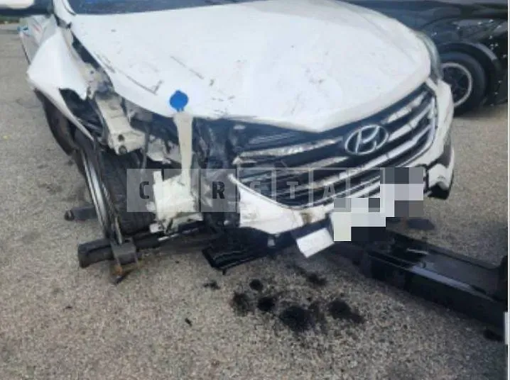 Photo 2 of 8: 2016 Hyundai Santa Fe DM — Korean insurance auction