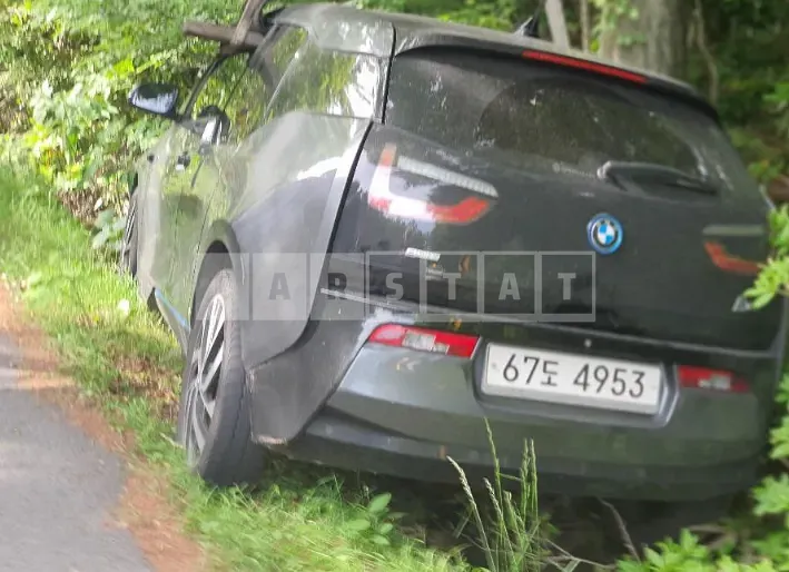 Photo 2 of 7: 2016 BMW i3, VIN WBY1Z2103GV609132 — Korean insurance auction