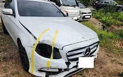 Photo 1 of 31: 2017 Mercedes-Benz E220d — Korean insurance auction