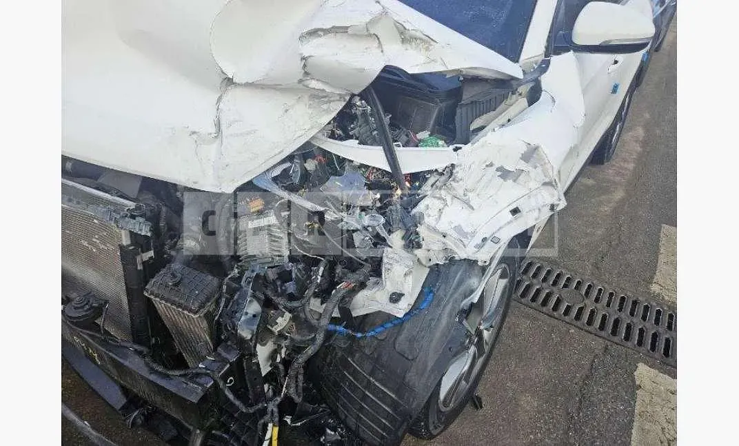 Photo 2 of 19: 2017 Hyundai Tucson — Korean insurance auction