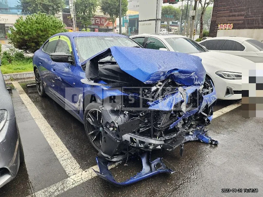 Photo 2 of 36: 2023 BMW i4 eDrive40, VIN WBY71AW04PFN62563 — Korean insurance auction