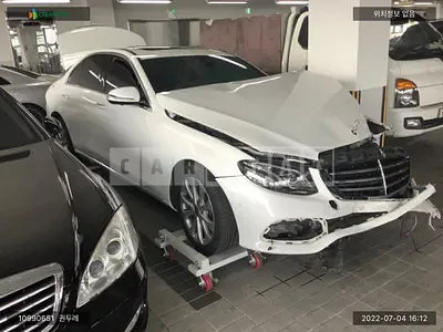 Photo 1 of 19: 2018 Mercedes-Benz E300, VIN WDDZF4JB1JA423443 — Korean insurance auction