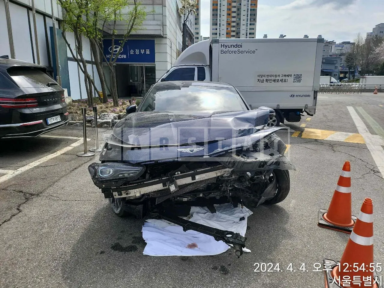 Photo 2 of 29: 2017 Genesis G70, VIN KMTG541EDJU002317 — Korean insurance auction