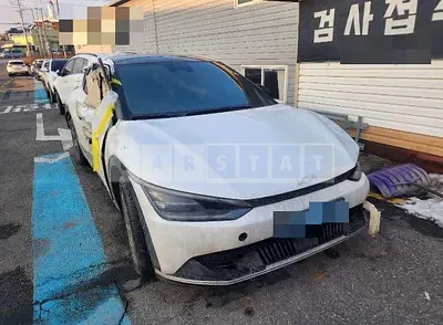 Photo 1 of 41: 2021 Kia EV6 Long Range — Korean insurance auction
