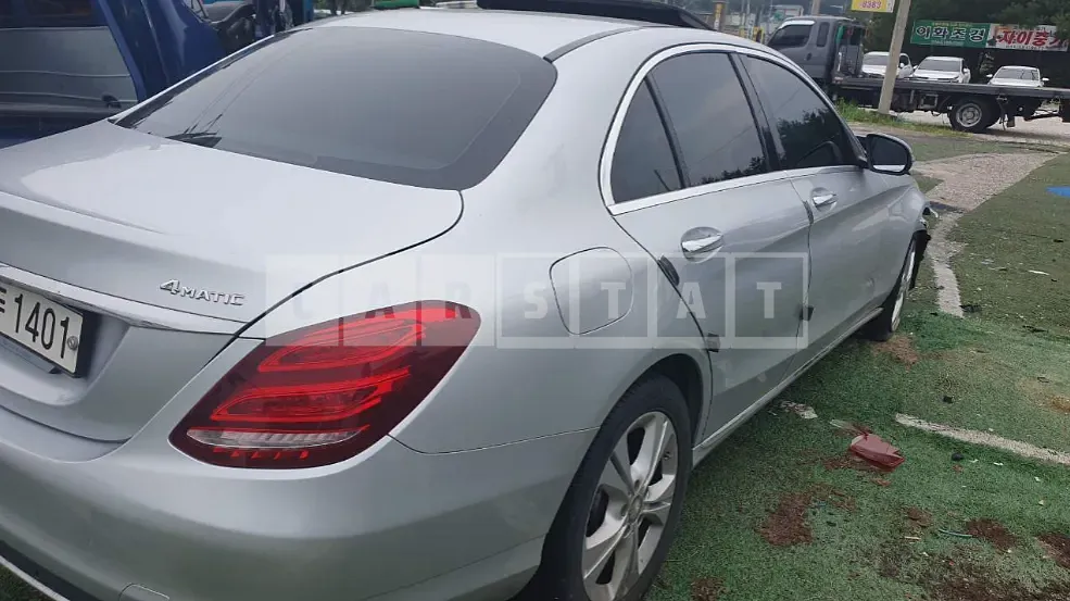 Photo 2 of 9: 2016 Mercedes-Benz C220d 4Matic — Korean insurance auction