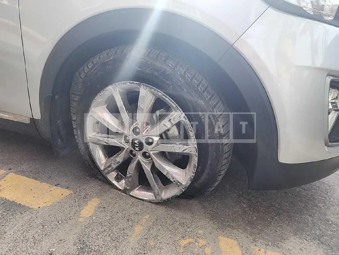 Photo 2 of 21: 2015 Kia Sorento — Korean insurance auction