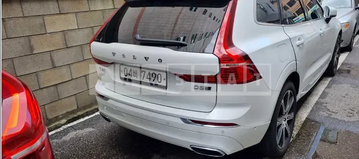 Photo 2 of 12: 2018 Volvo XC60 D5 AWD, VIN YV1UZ68TCJ1085227 — Korean insurance auction