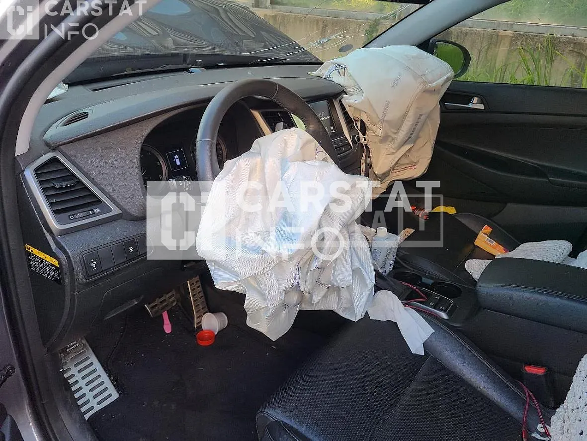 Photo 2 of 8: 2017 Hyundai Tucson 1.7 — Korean insurance auction