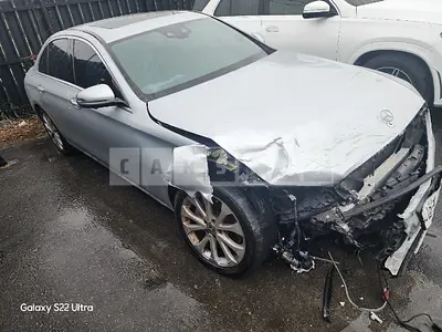 Photo 1 of 19: 2018 Mercedes-Benz E300 4Matic, VIN WDDZF4KB7JA295577 — Korean insurance auction