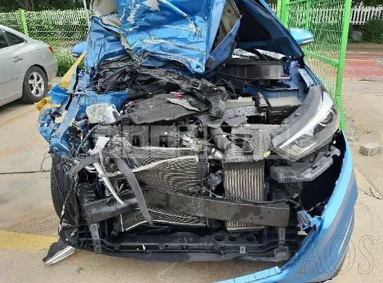Photo 2 of 33: 2018 Hyundai Tucson, VIN KMHJ381ABJU623606 — Korean insurance auction