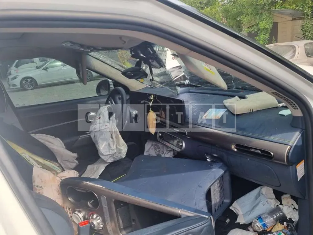 Photo 2 of 10: 2022 Genesis GV60 Electric Car — Korean insurance auction