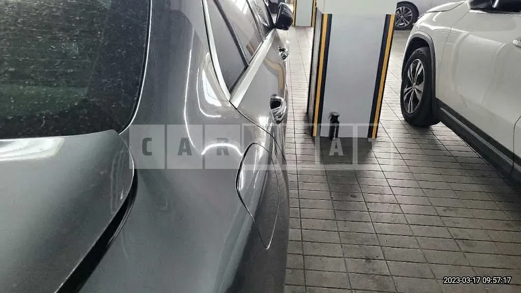 Photo 2 of 30: 2017 Mercedes-Benz C220 d, VIN WDDWF0EB7HR236869 — Korean insurance auction