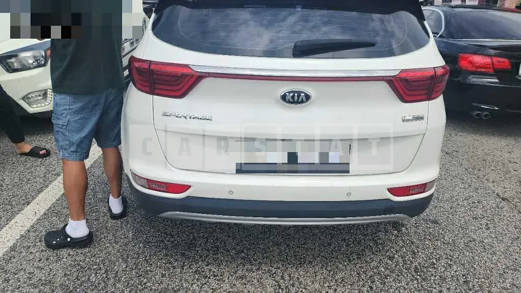 Photo 2 of 11: 2016 Kia Sportage 1.7 — Korean insurance auction