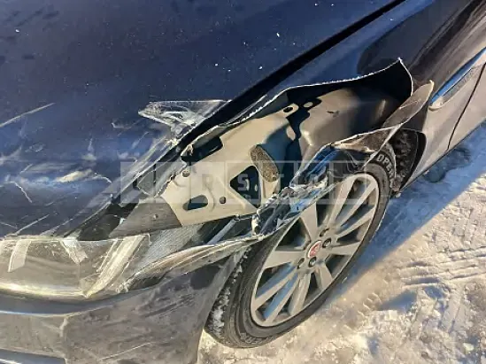 Photo 2 of 25: 2018 Jaguar XE 20d — Korean insurance auction