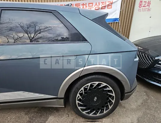 Photo 2 of 40: 2022 Hyundai IONIQ 5, VIN KMHKR81AFNU053247 — Korean insurance auction