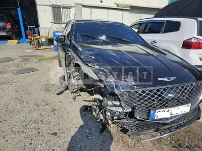 Photo 1 of 40: 2021 Genesis Hyundai G80, VIN KMTGB41CBMU014424 — Korean insurance auction