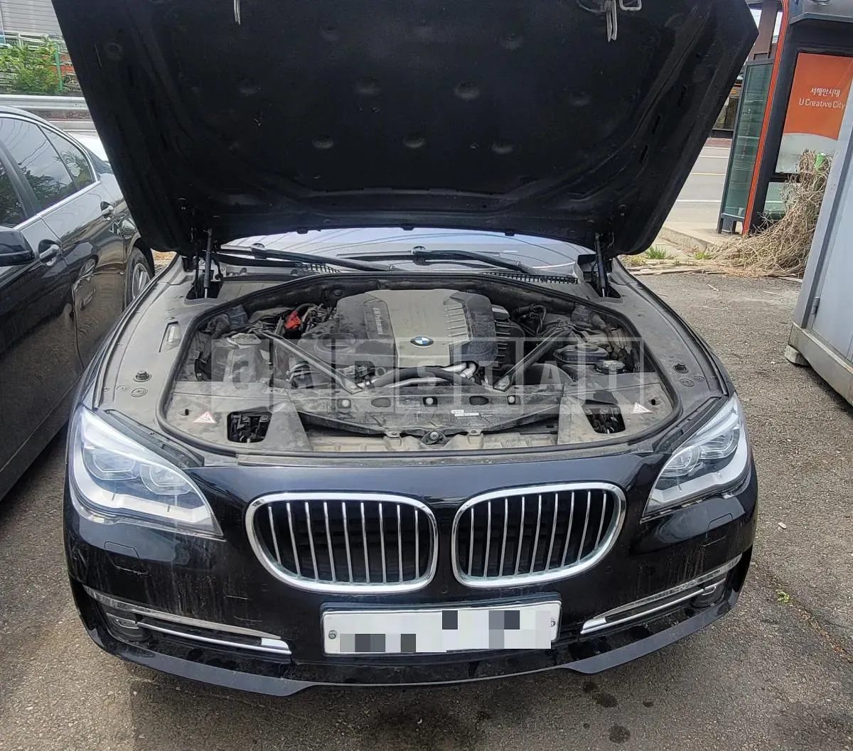 Photo 2 of 6: 2015 BMW 750Ld xDrive — Korean insurance auction