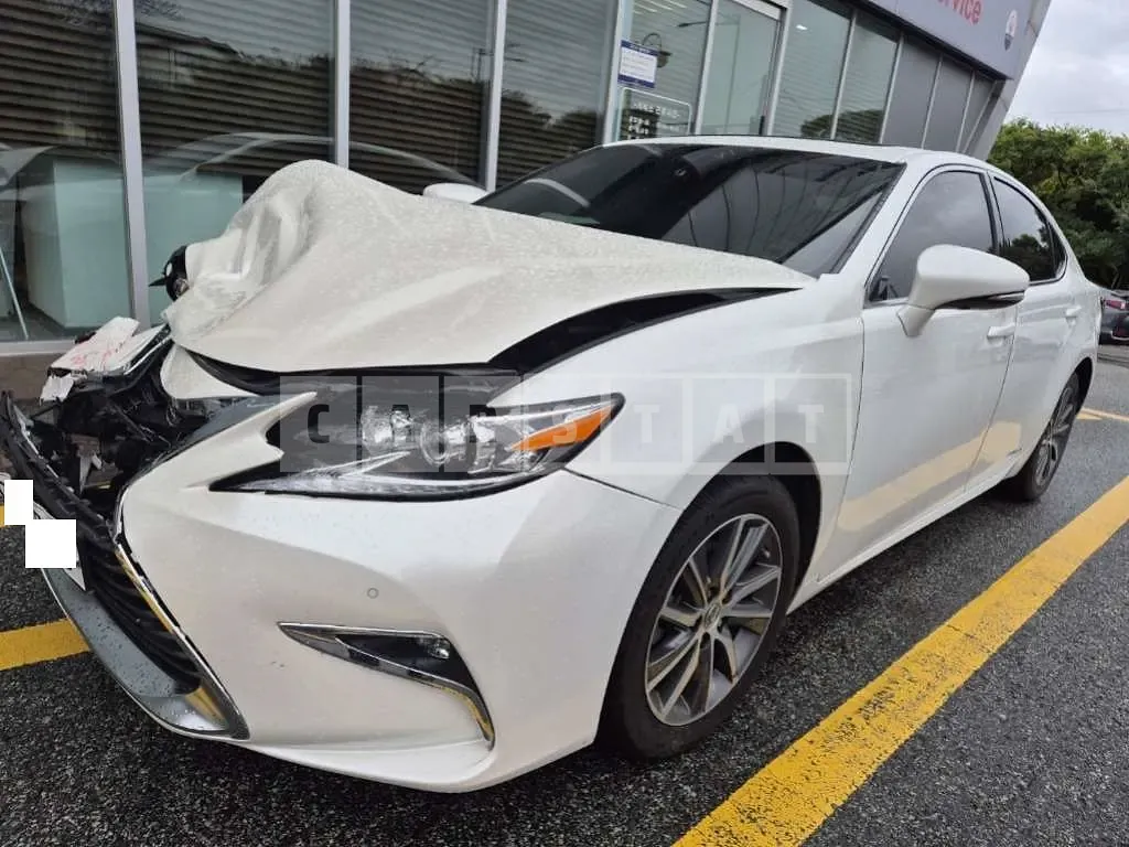Photo 2 of 28: 2016 Lexus ES300h — Korean insurance auction