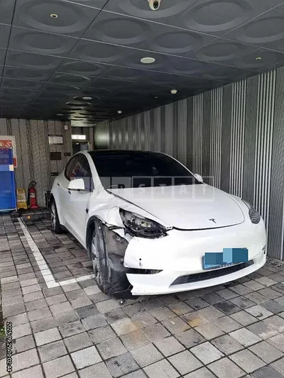 Photo 1 of 44: 2021 Tesla Model Y Standard Range — Korean insurance auction